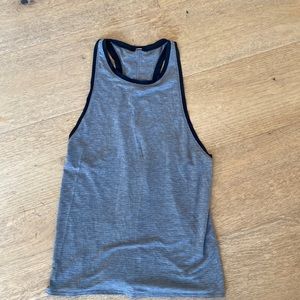 Lululemon tank size 6